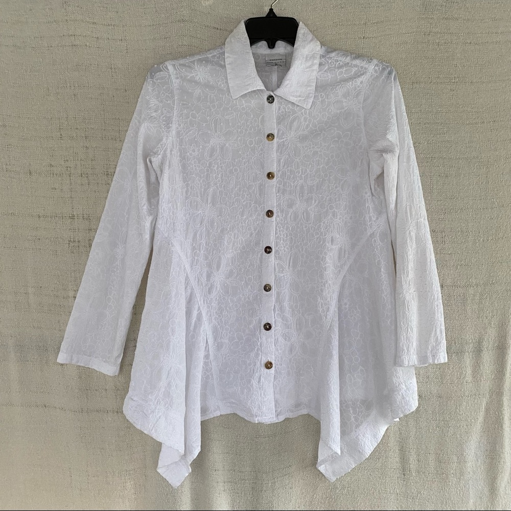 C.M.C White Long Sleeve Asymmetrical Front Button Up Top Size M